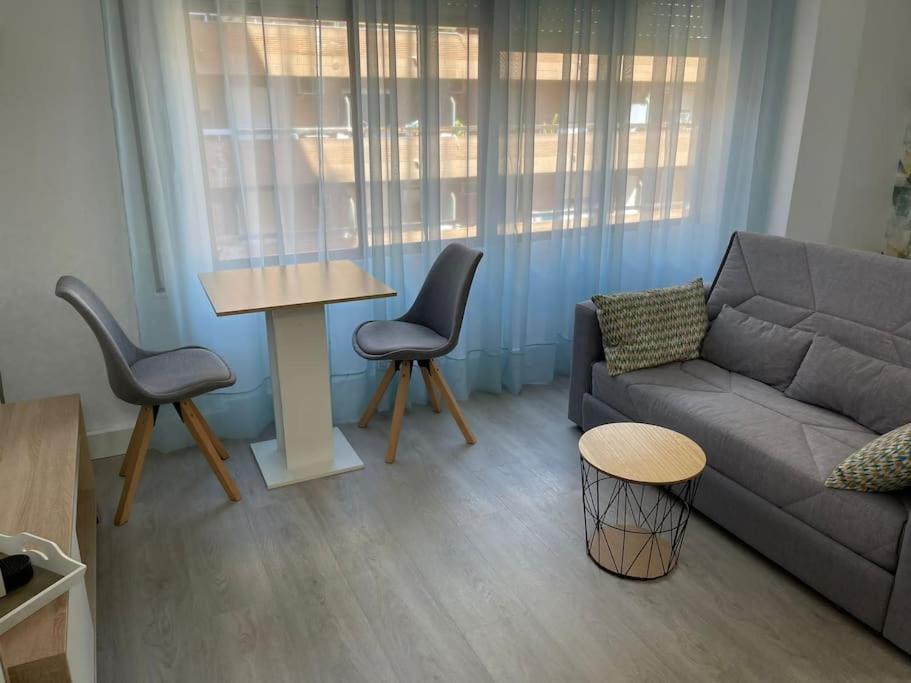 Oasis Plus Σεβίλλη Εξωτερικό φωτογραφία