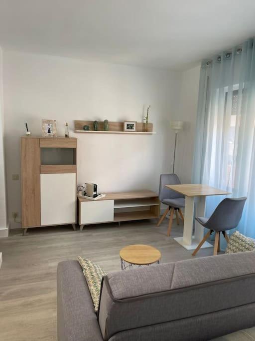 Oasis Plus Σεβίλλη Εξωτερικό φωτογραφία